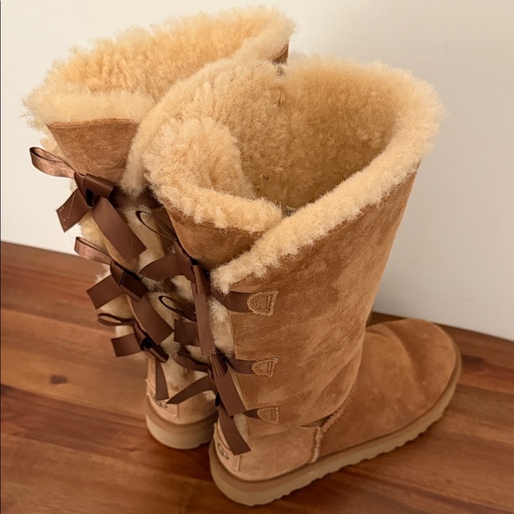 UGG Women's Tan Sheepskin Bow Boots - Picture 5 of 6